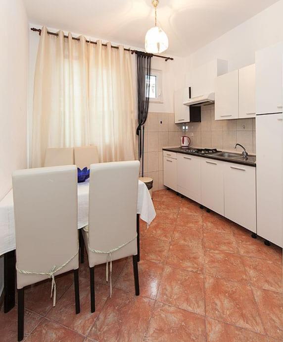 Apartmani Saric Tučepi Buitenkant foto